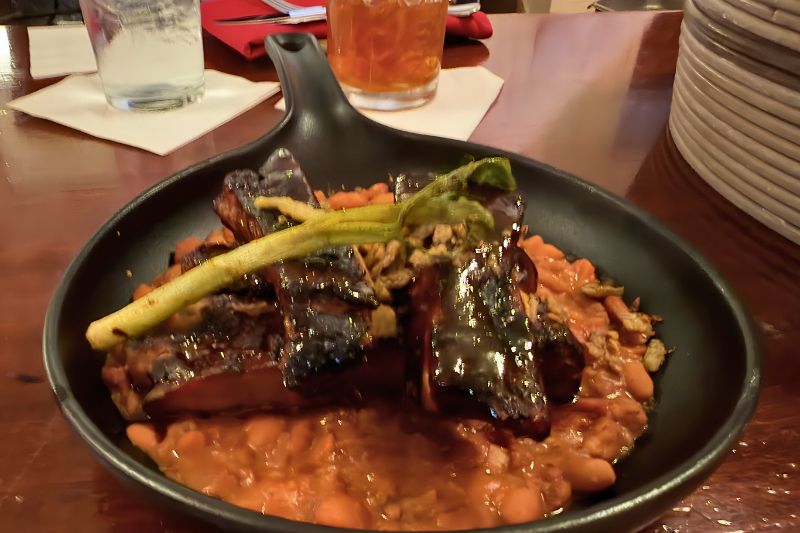The Diamond Horseshoe Sticky Ribs small plate 